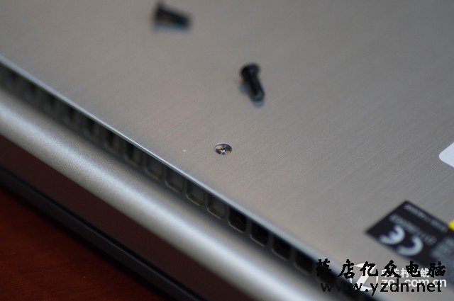 全金属4K轻薄款 华硕UX501拆解图赏