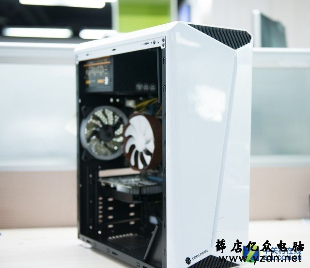 3000买主机还送显示器？拼多多教我要善良 