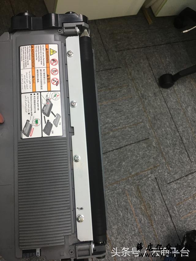 激光打印机加粉后还是打印文字一边清晰而另一边不清晰的解决方法