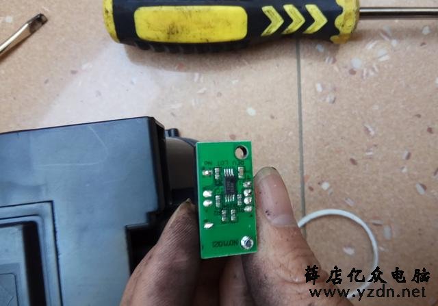 给联想lj6000黑白打印机加粉方法老司机翻了车，对还是那弯