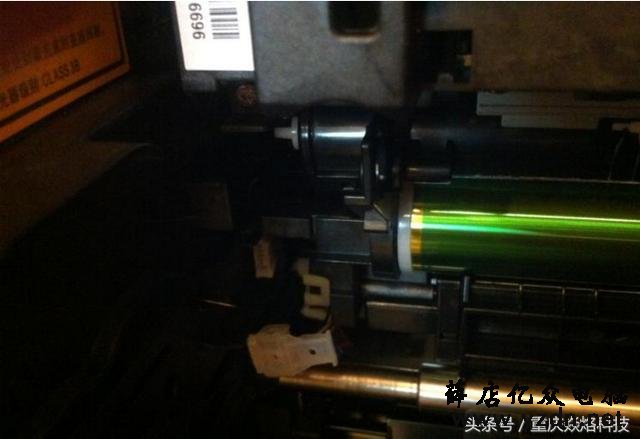 东芝2006中型复印机（载体、粉盒）安装