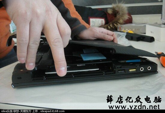 联想Y430P拆机加装内存和mSATA固态硬盘教程