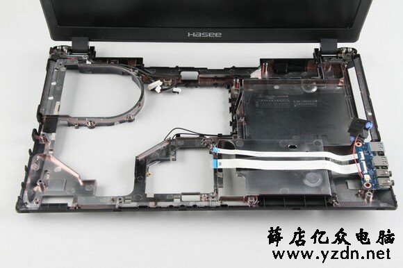 神舟K610C游戏本拆机解析