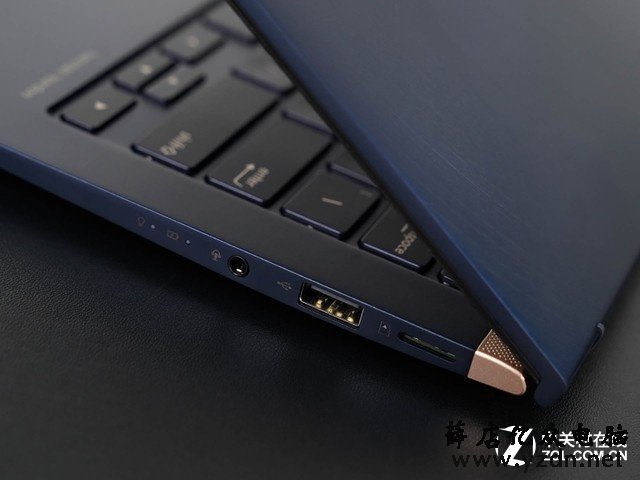 颜值高内部结构工整 华硕灵耀Deluxe 14拆机解析