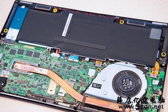 颜值高内部结构工整 华硕灵耀Deluxe 14拆机解析