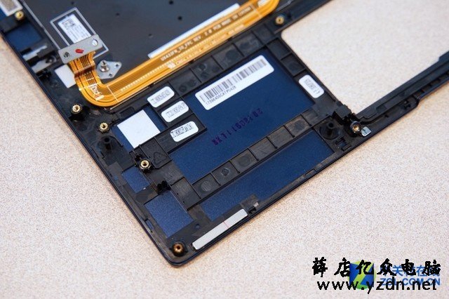 颜值高内部结构工整 华硕灵耀Deluxe 14拆机解析