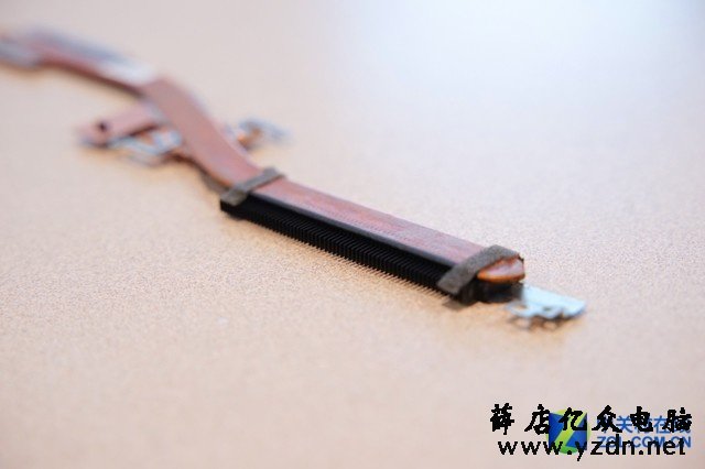 颜值高内部结构工整 华硕灵耀Deluxe 14拆机解析