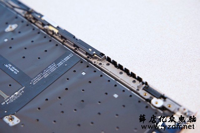 颜值高内部结构工整 华硕灵耀Deluxe 14拆机解析