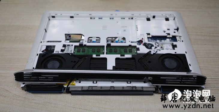 清灰容易拆主板难 戴尔游匣G7游戏本拆机解析