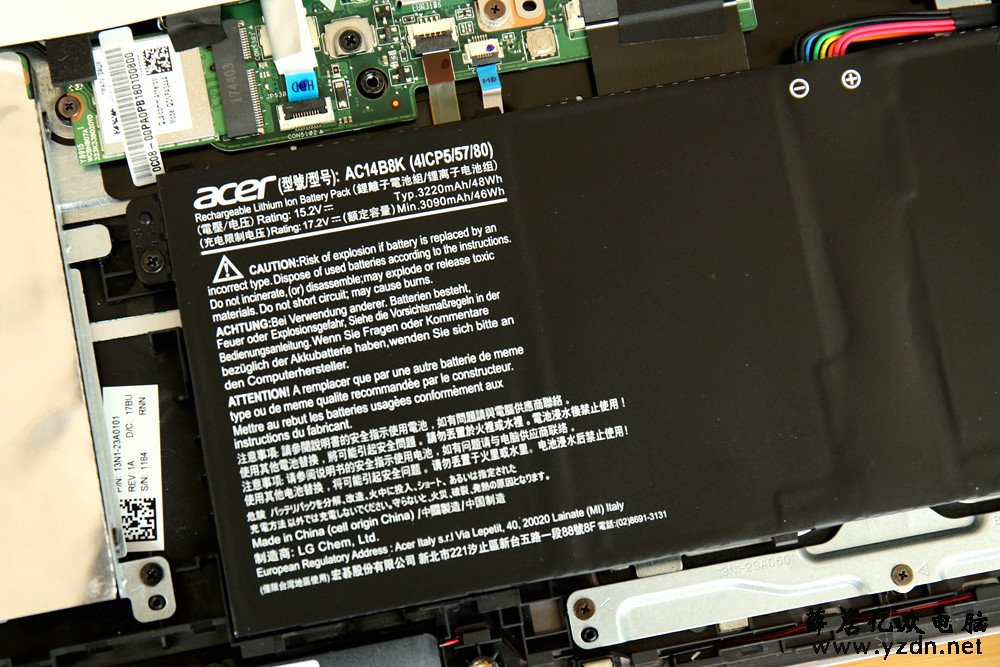 Ryzen APU长啥样?AMD版宏碁蜂鸟Swift 3笔记本拆机解析
