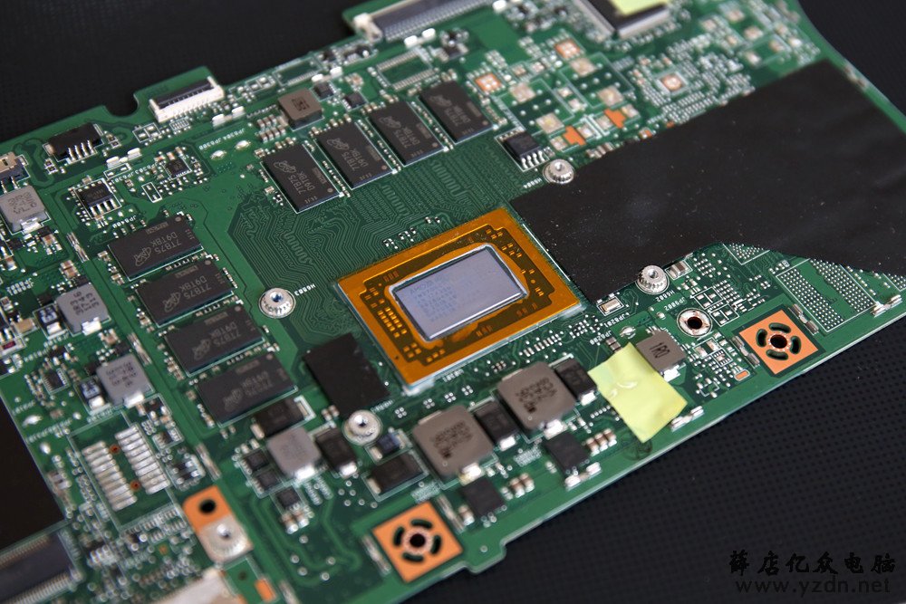 Ryzen APU长啥样?AMD版宏碁蜂鸟Swift 3笔记本拆机解析