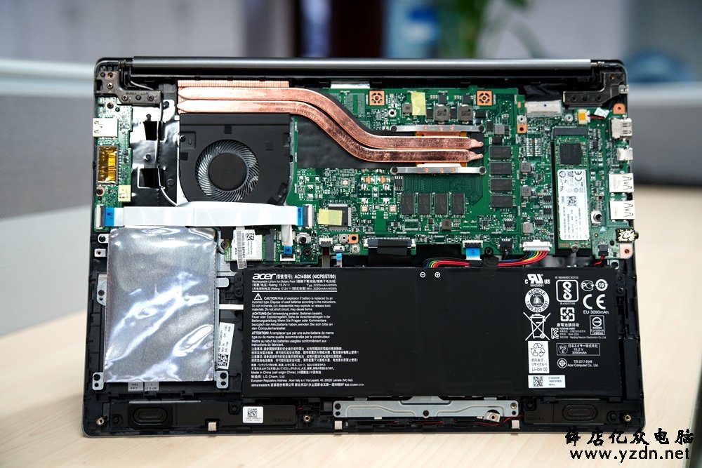 Ryzen APU长啥样?AMD版宏碁蜂鸟Swift 3笔记本拆机解析