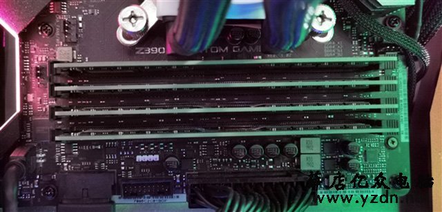 ddr4单条最大容量是多大？ddr4 32G内存条单条亮相