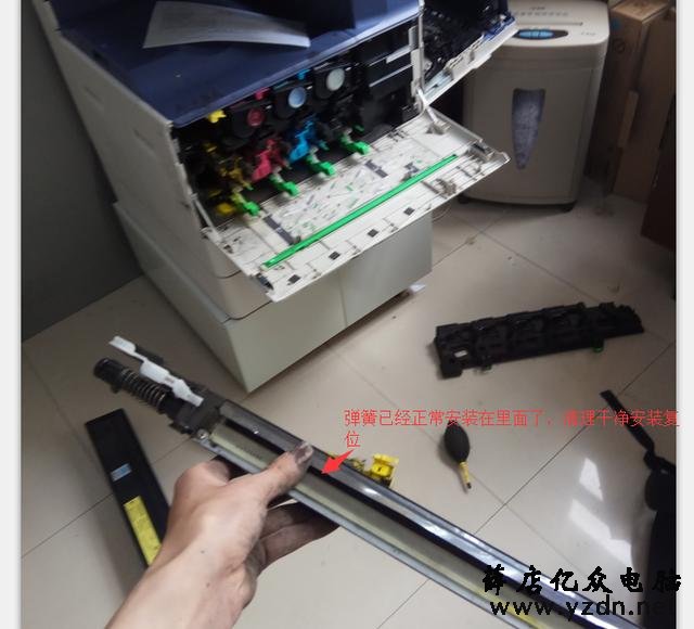 复印机卡纸，原因是自己平时保养不到位